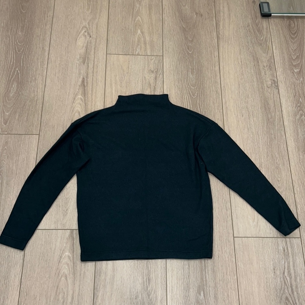 Uniqlo XS forest green mock neck sweater